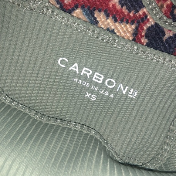 carbon 38 GREEN workout crop - Picture 8 of 8